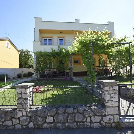 Rudy Apartmán
