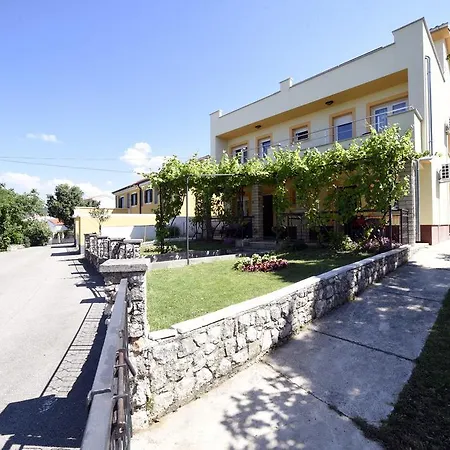 Rudy Apartmán