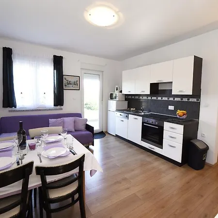 Rudy Apartmán Jadranovo